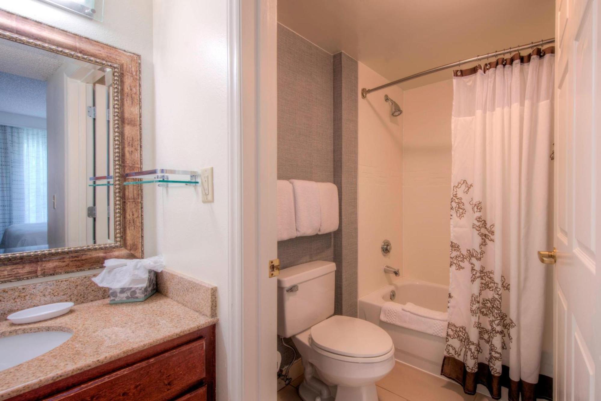 Residence Inn By Marriott Raleigh Crabtree Valley Екстериор снимка