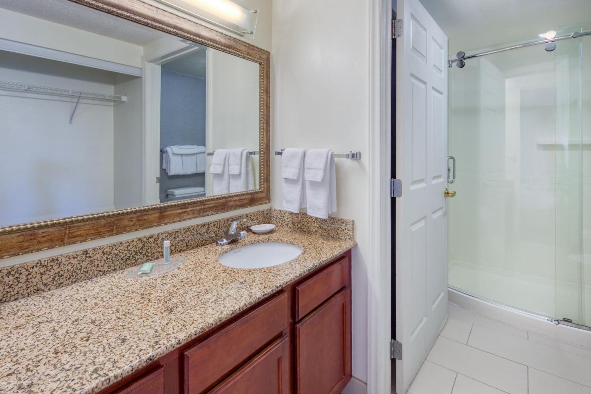 Residence Inn By Marriott Raleigh Crabtree Valley Екстериор снимка